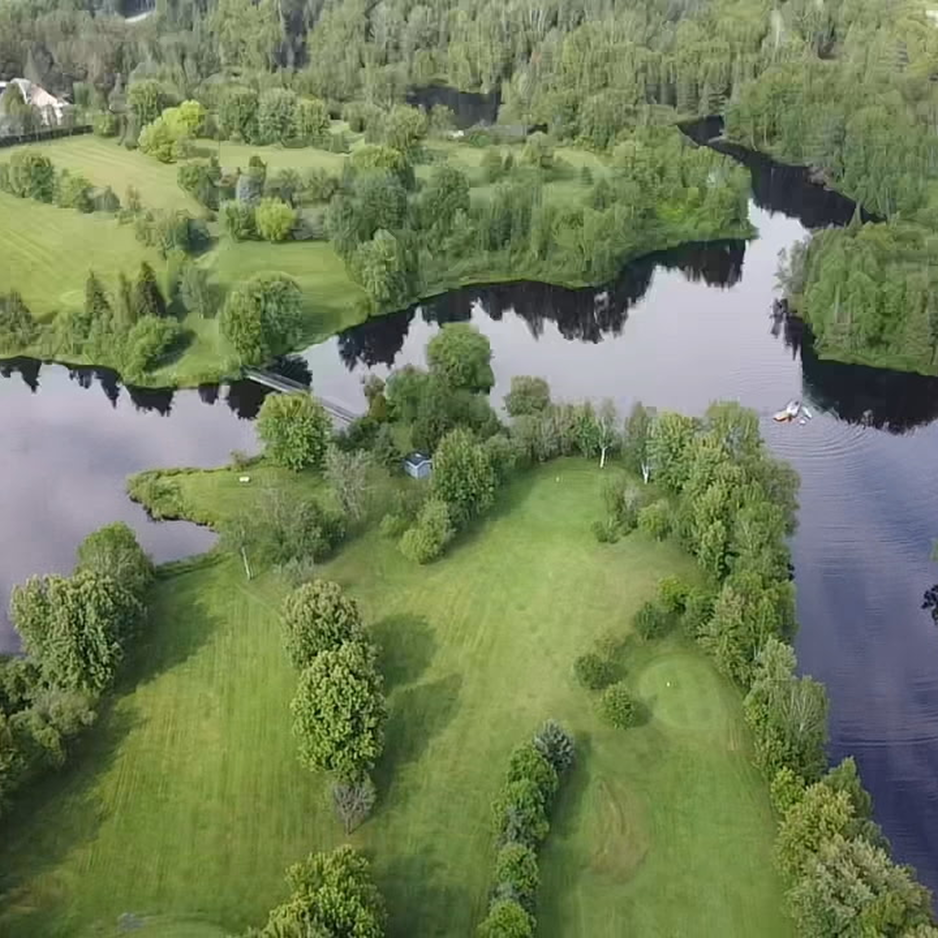 Parcours de golf 9 trous du Nordik Réserve Boréale